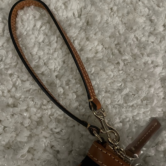 NWT Black Striped Dooney and Bourke Large Zip Wristlet - Picture 5 of 9